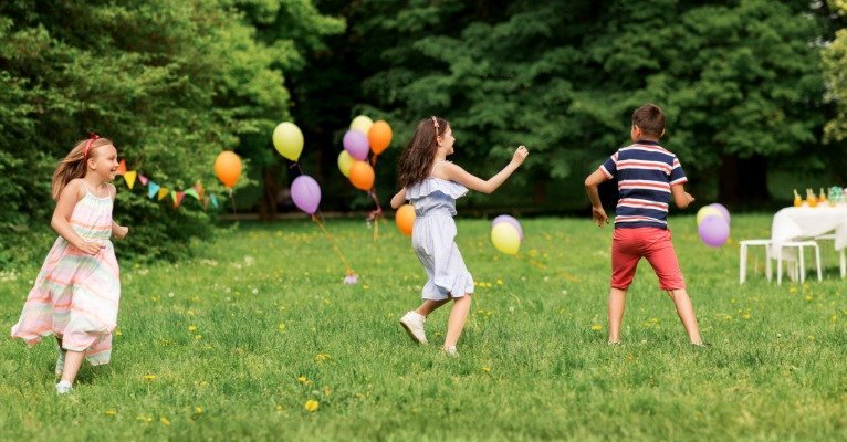 Organized kids birthday party with a smooth schedule